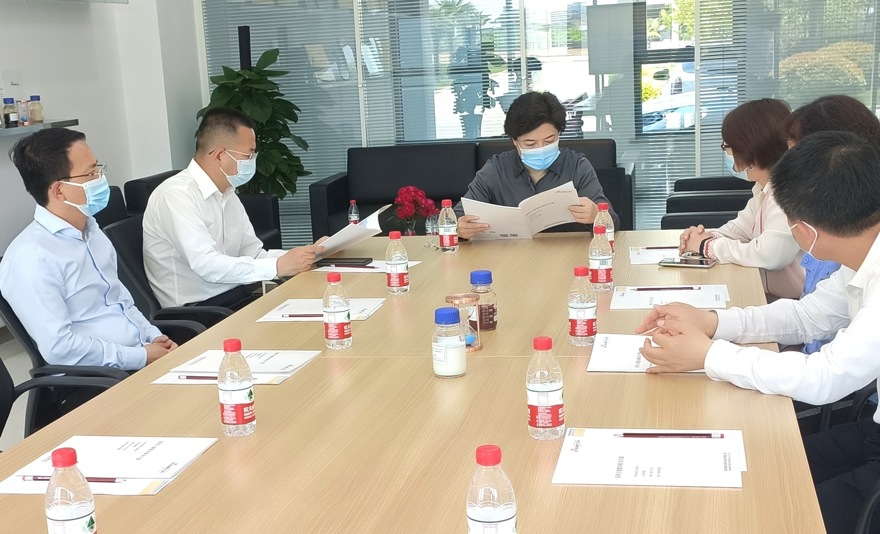 西安市委副书记赵璟一行调研高陵pp电子产业园 西安市委副书记赵璟一行调研高陵pp电子产业园