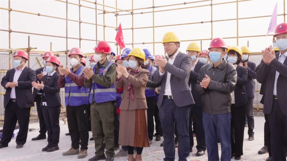 热烈祝贺pp电子科技高新二期大楼封顶典礼圆满实现
