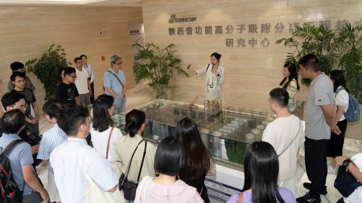 澳门汗青老师国情研建班莅临pp电子科技参观调查
