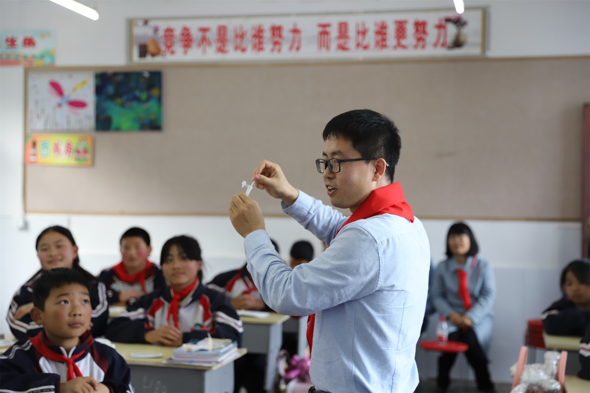 pp电子科技·博士讲堂 关爱村落儿童爱心科普进校园公益活动圆满实现