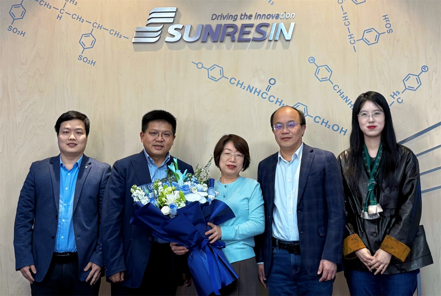 西北工业大学化学与化工学院辅导一行莅临pp电子科技参观互换